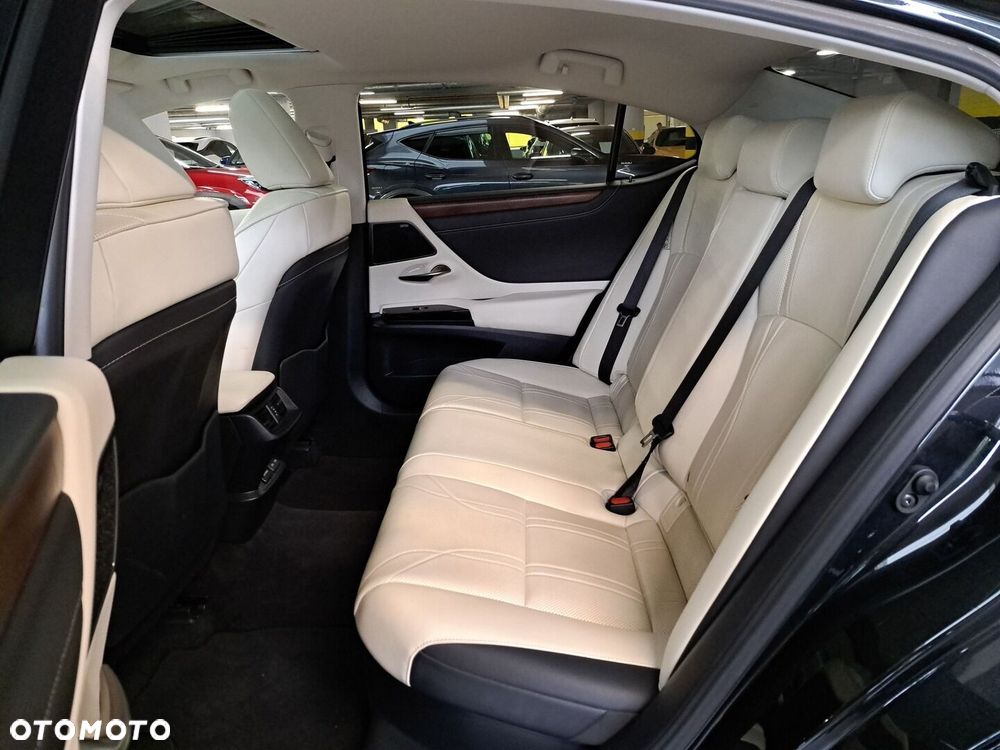 Lexus ES 300h Prestige - 14