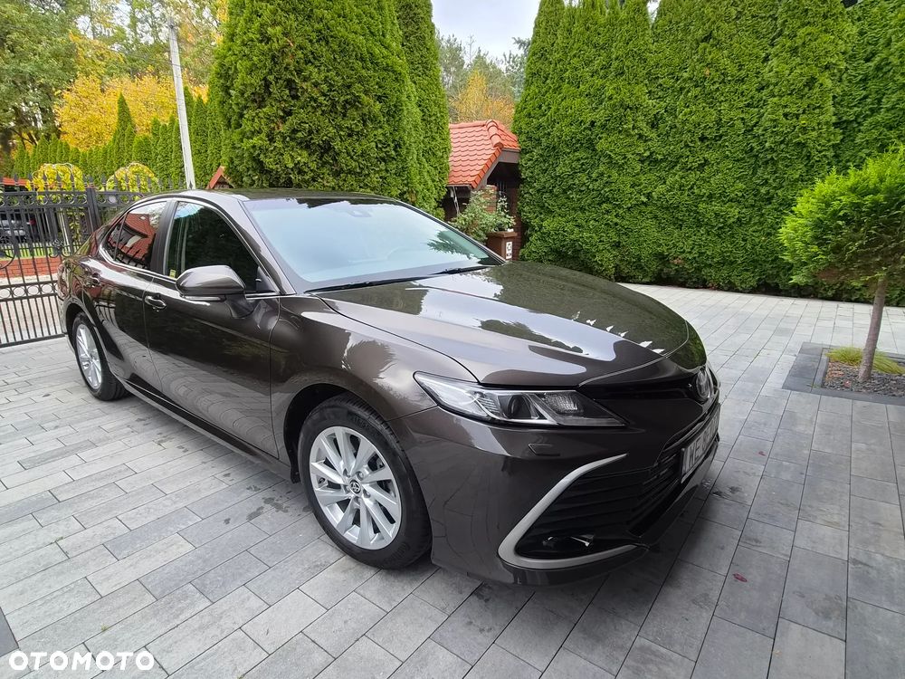 Toyota Camry - 17