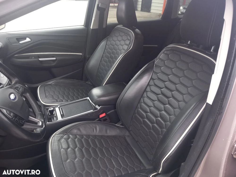 Ford Kuga 2.0 TDCi 4x4 Aut. Vignale - 9