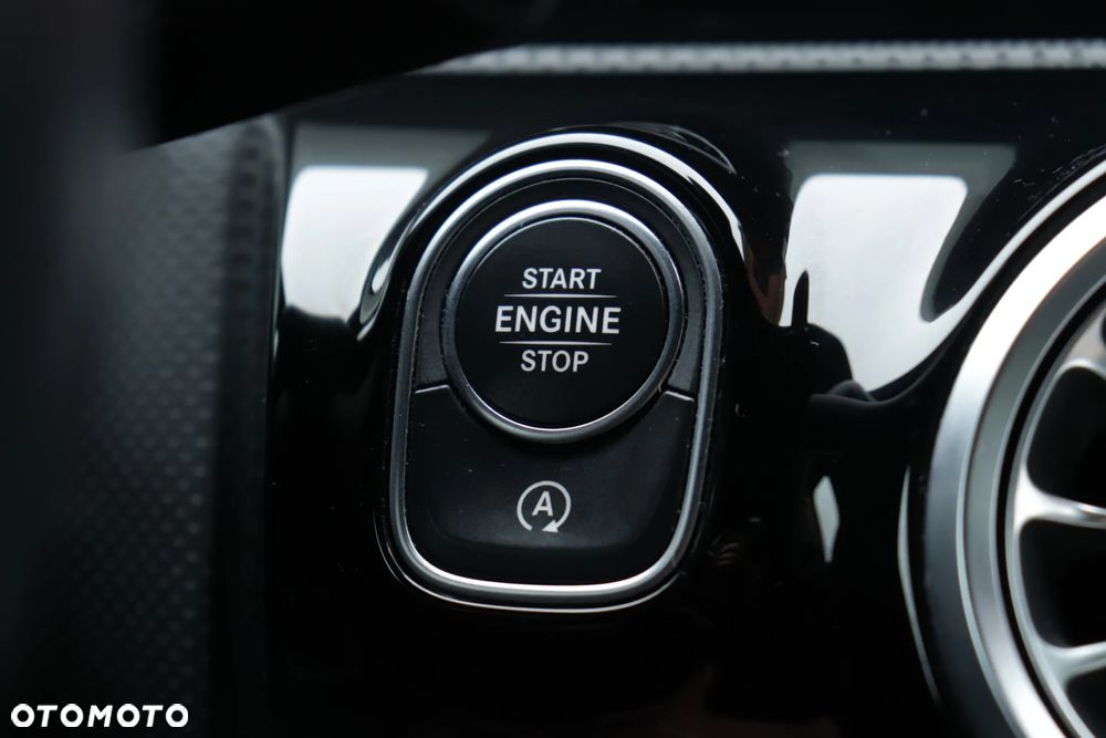 Mercedes-Benz Klasa A 200 7G-DCT - 24