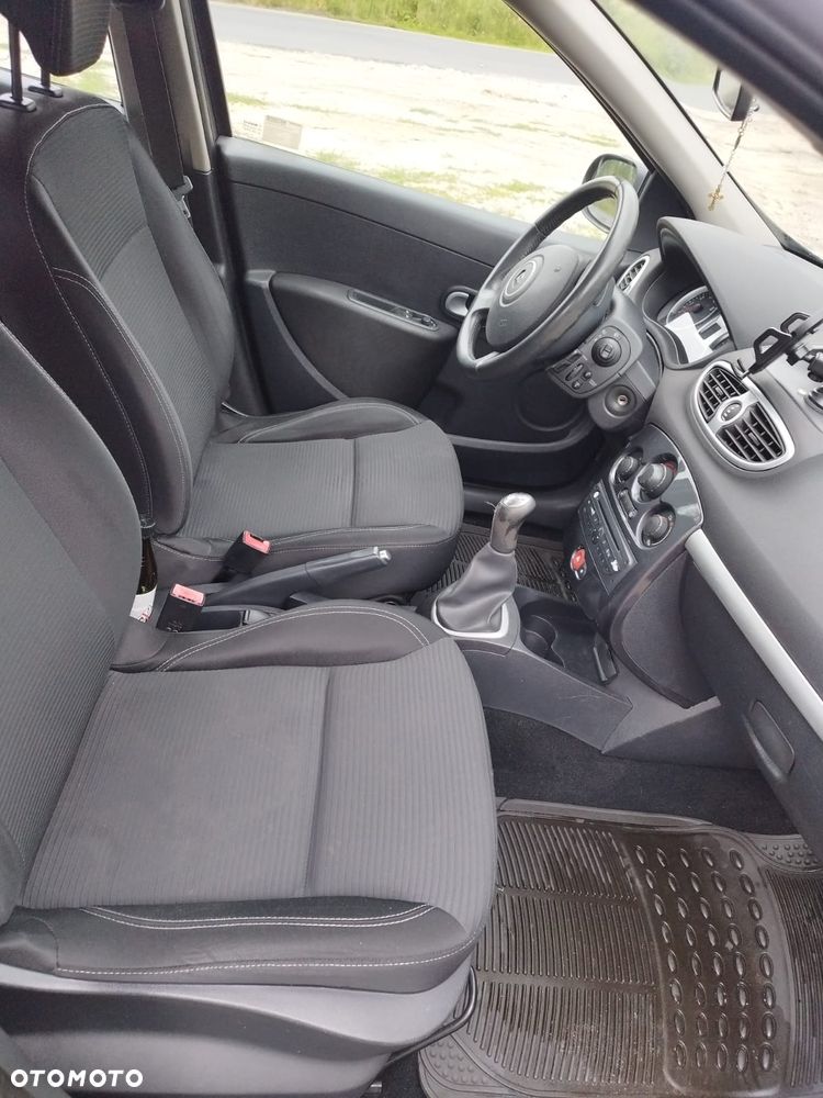 Renault Clio 1.2 16V Expression - 9