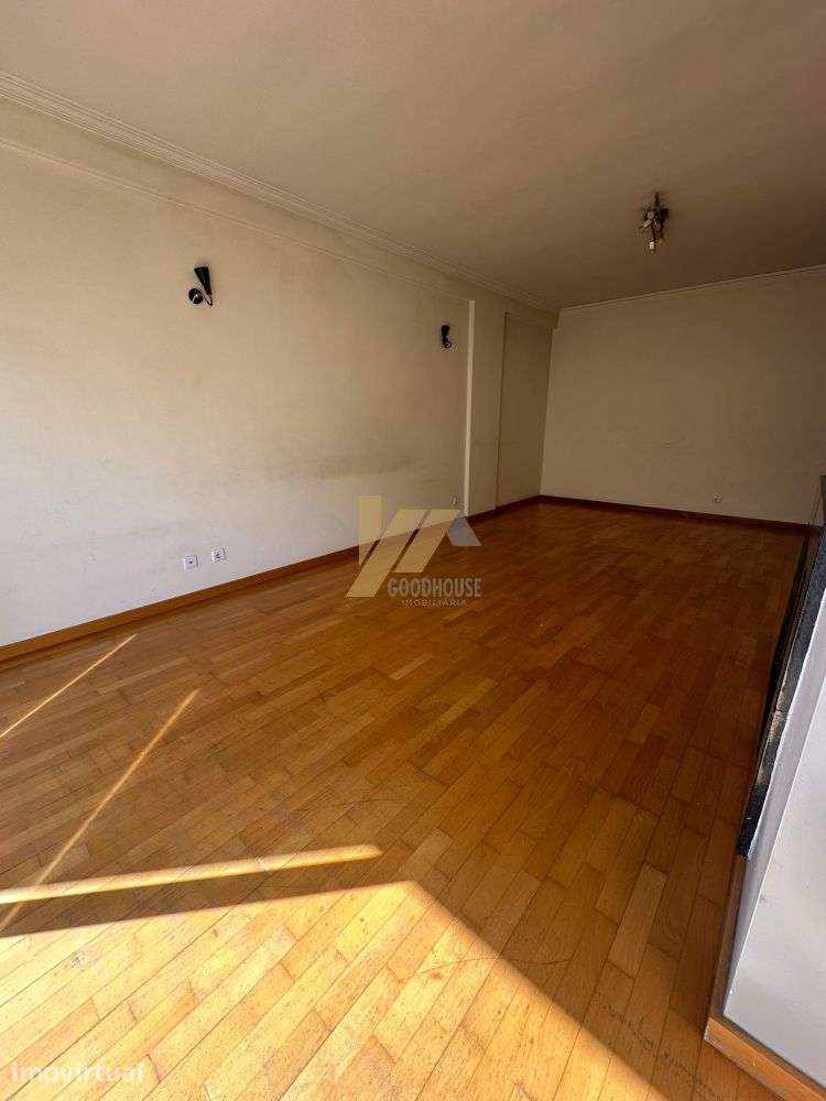 Apartamento T3 de duas frentes com 3 wc´s - Grande imagem: 4/13