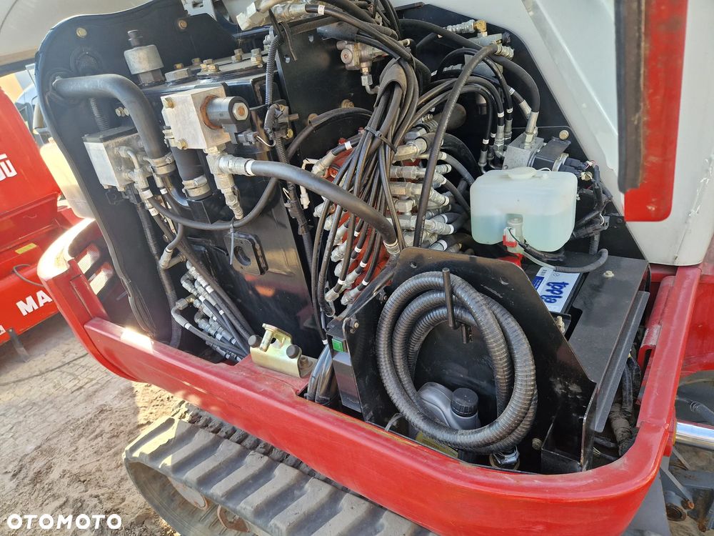 Takeuchi TB240 - 16