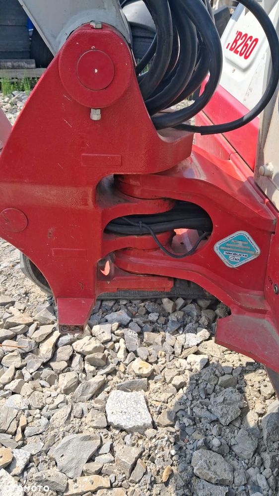 Takeuchi TB260 - 11