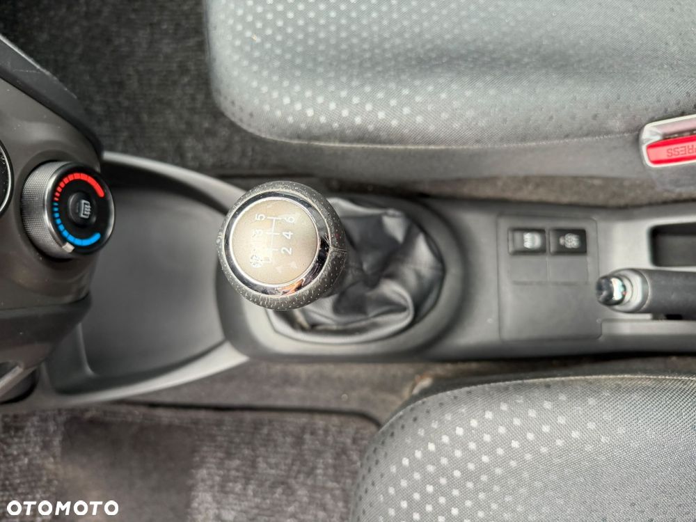 Toyota Yaris - 6