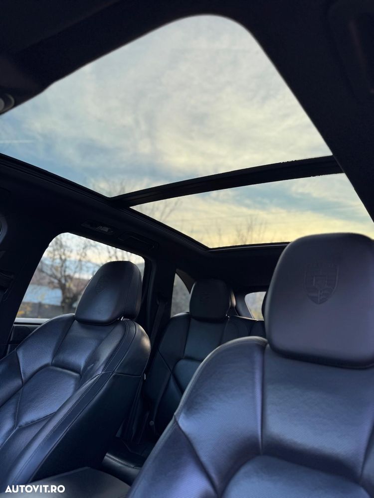 Porsche Cayenne - 24