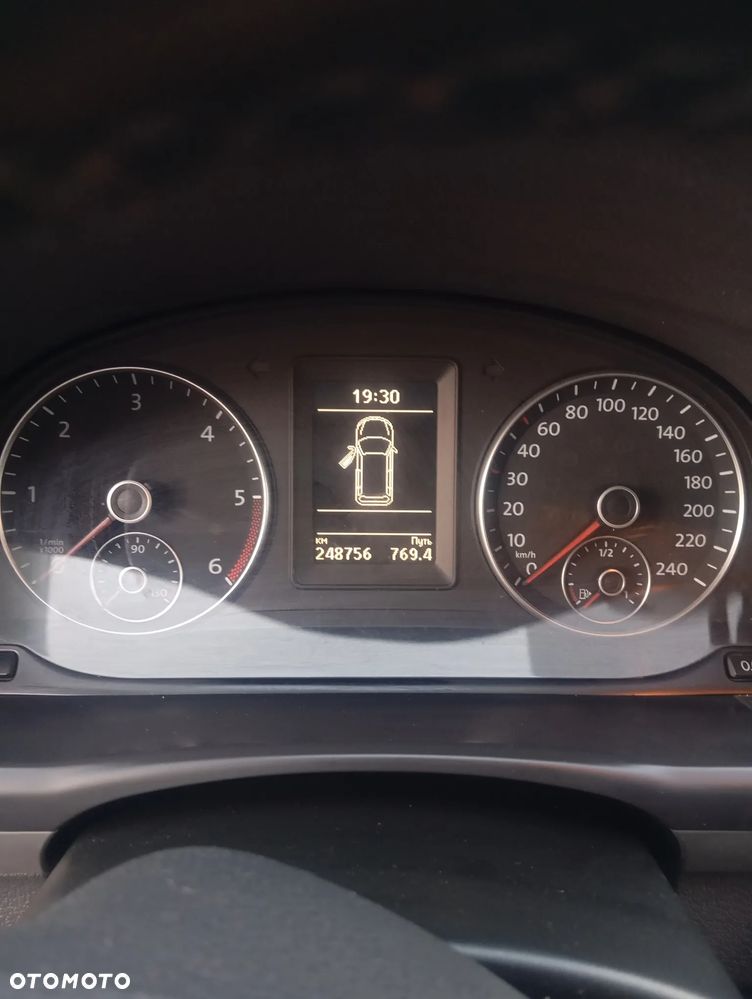 Volkswagen Touran 1.6 TDI DPF BlueMot Comfortline - 8