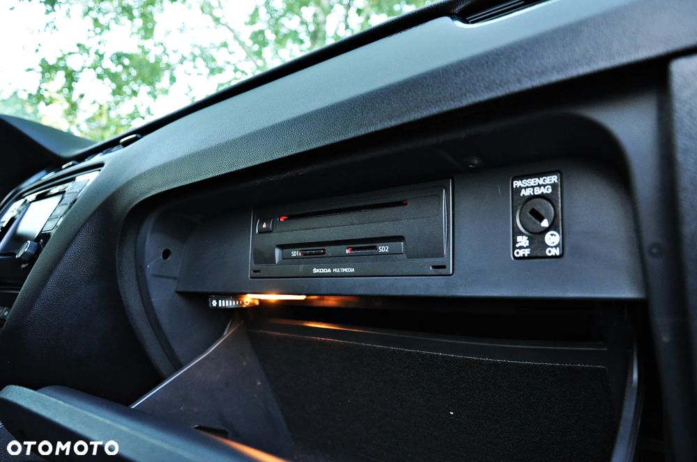 Skoda Octavia 2.0 TDI Premium Edition - 27