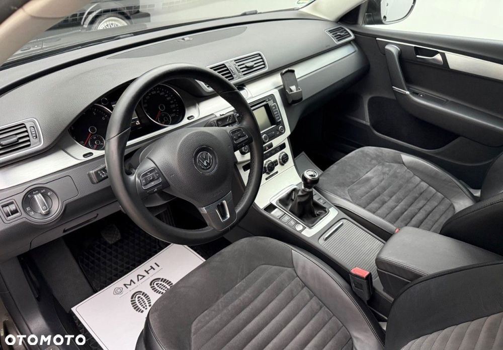 Volkswagen Passat - 23