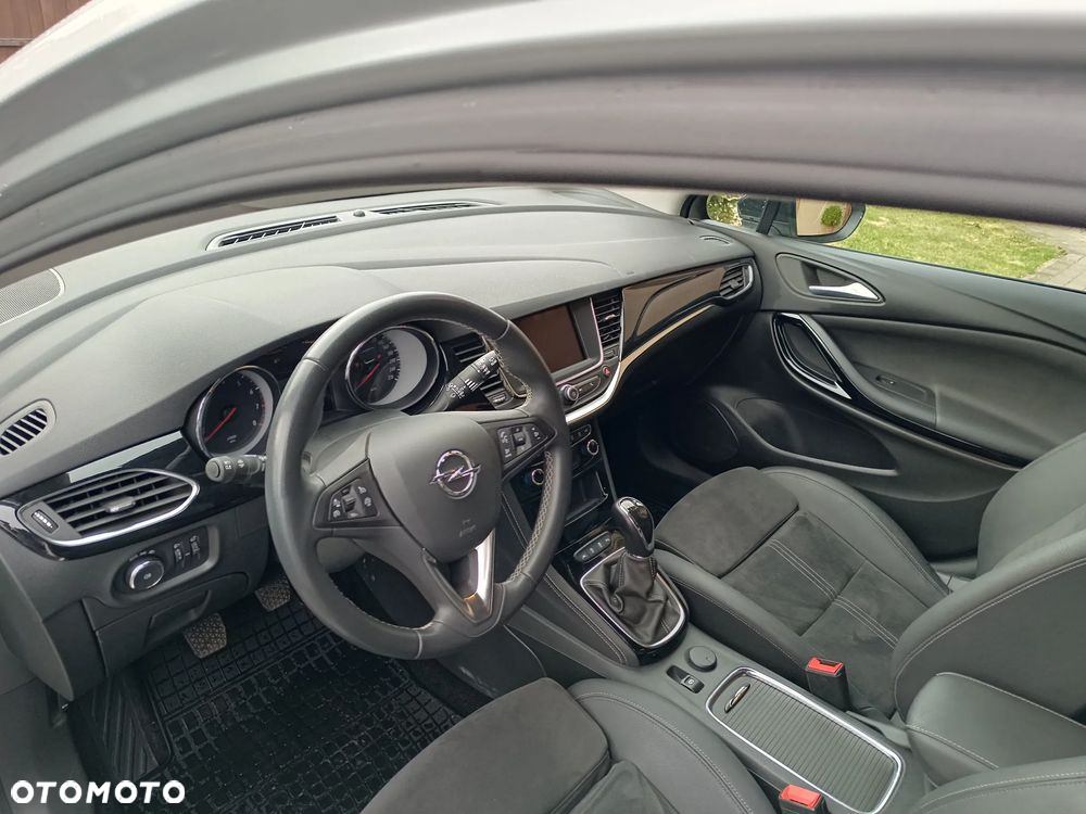 Opel Astra V 1.2 T Elegance S&S - 11