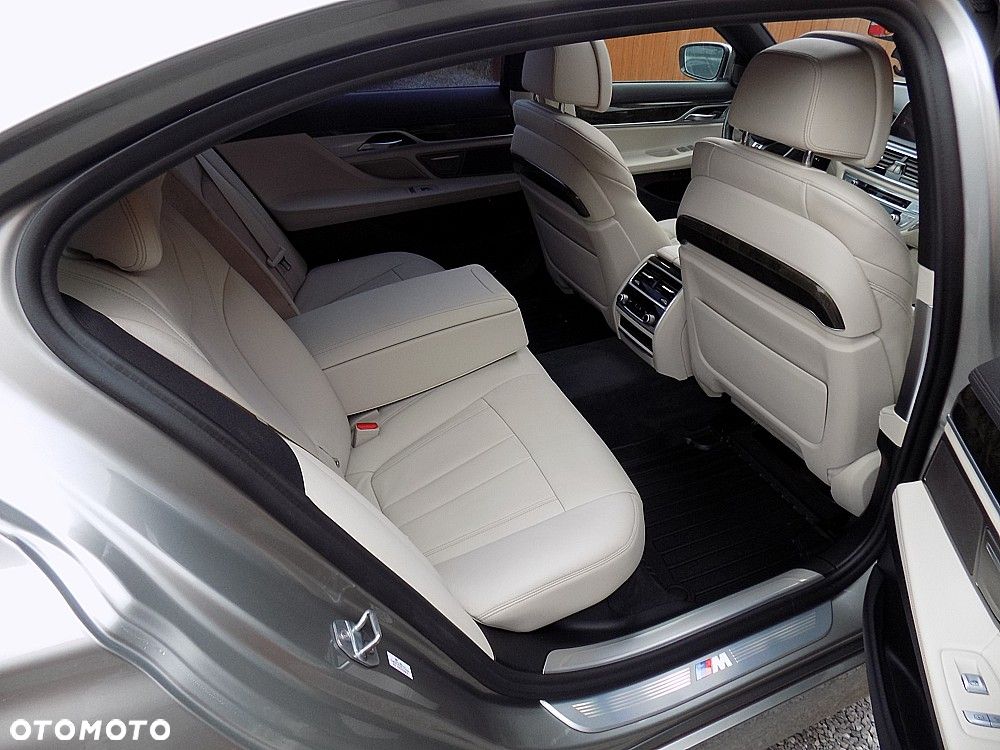 BMW Seria 7 745Le xDrive - 7