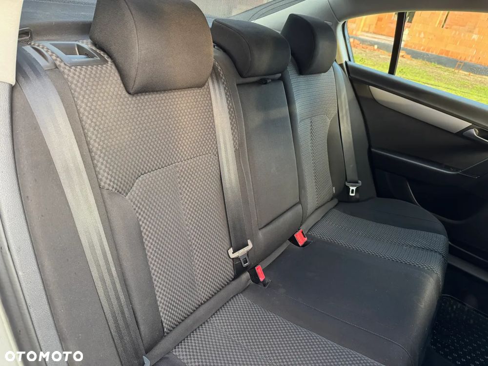 Volkswagen Passat 1.4 TSI Trendline - 29