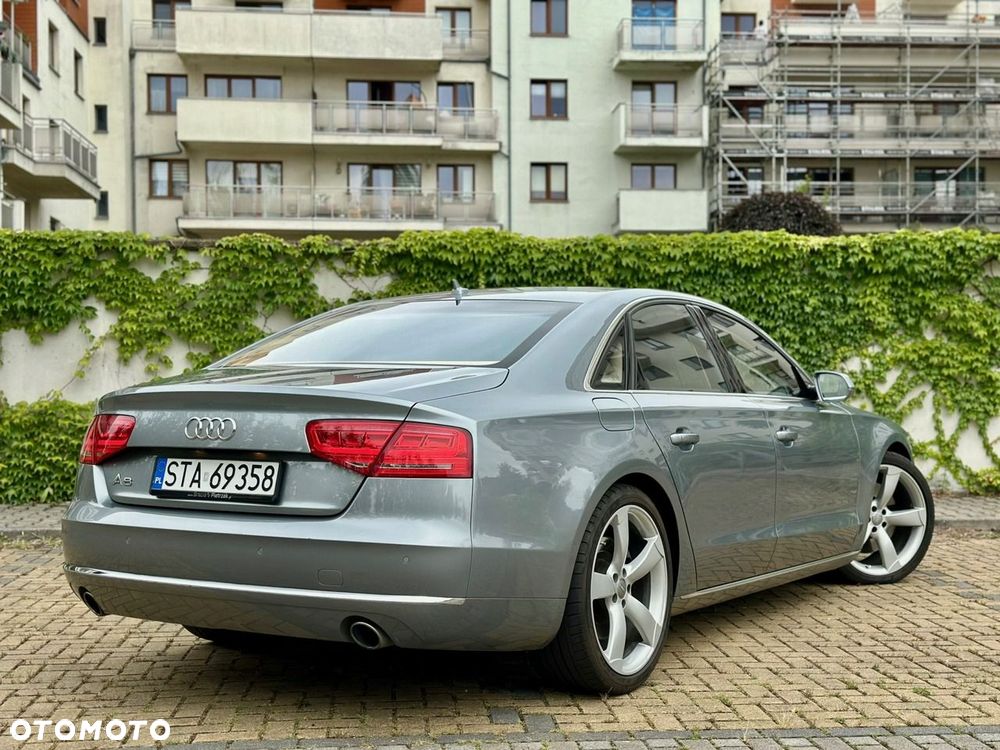 Audi A8 - 4