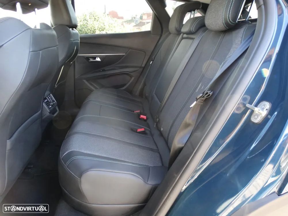 Peugeot 3008 1.6 Hybrid Allure e-EAT8 - 28