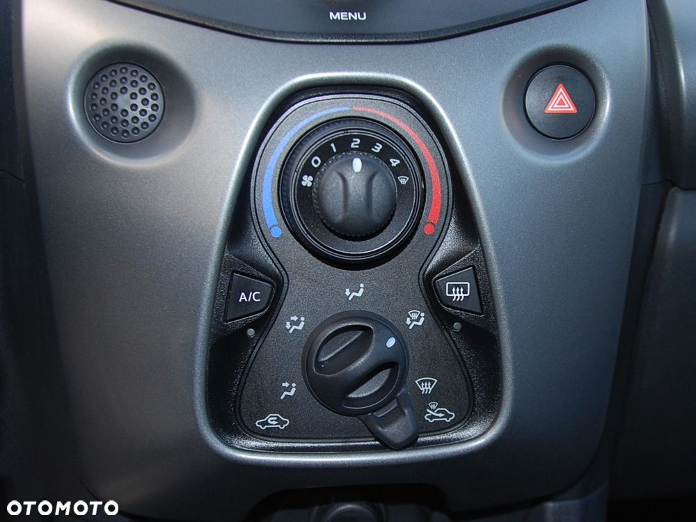 Toyota Aygo x-play - 28