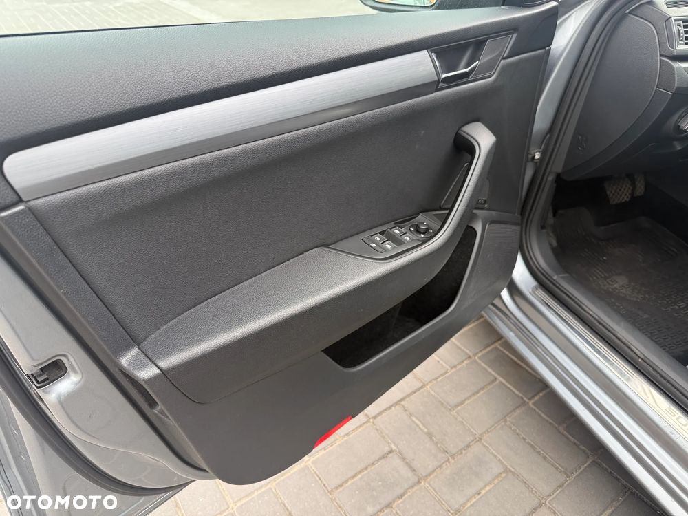 Skoda Superb 2.0 TDI Style DSG - 21