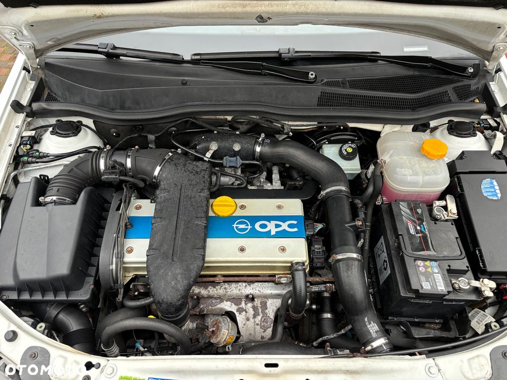 Opel Astra OPC Nürburgring Edition - 17