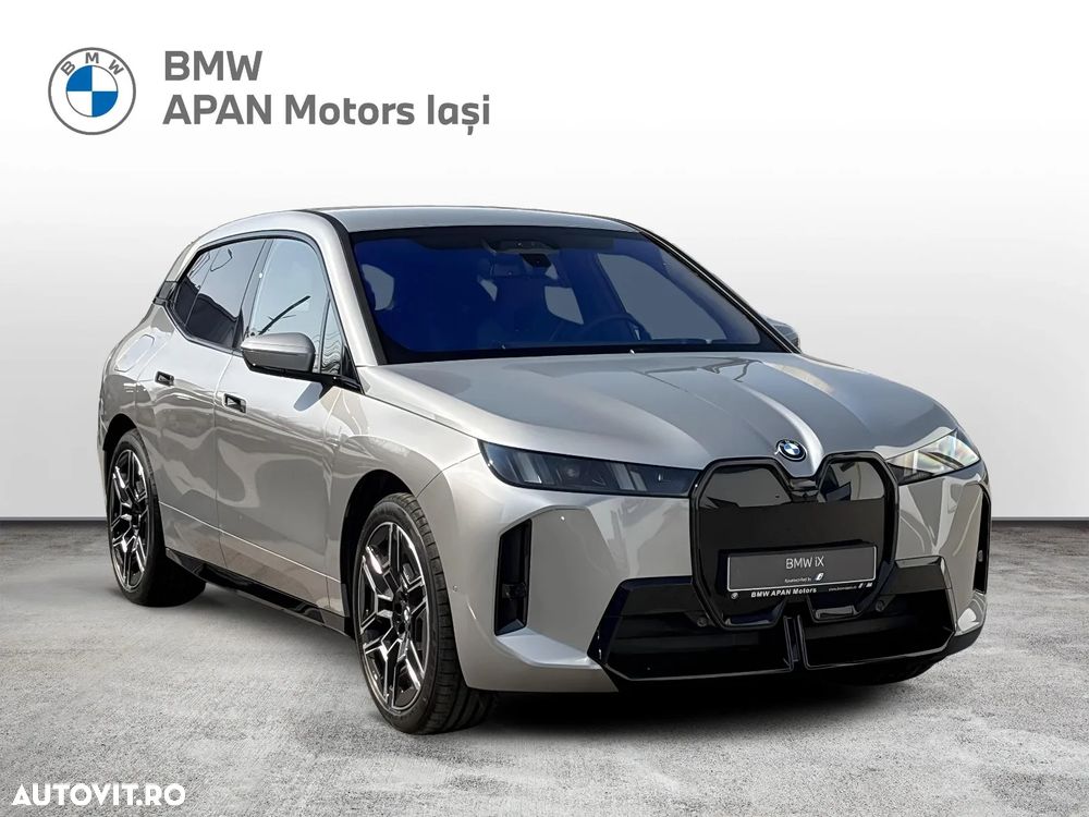 BMW iX - 3
