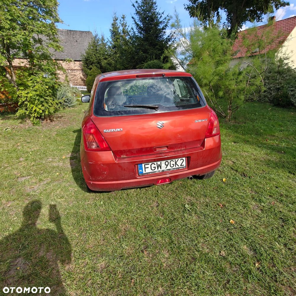 Suzuki Swift 1.3 Classic - 4