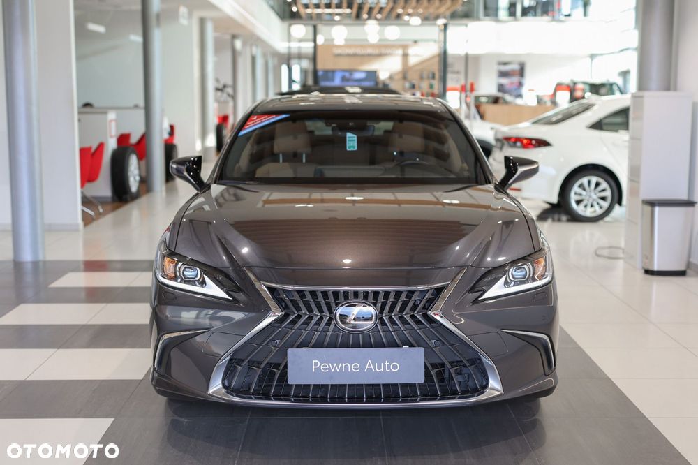 Lexus ES - 3