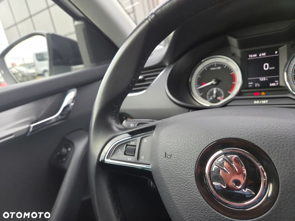 Skoda Octavia 1.5 TSI ACT Style DSG - 25