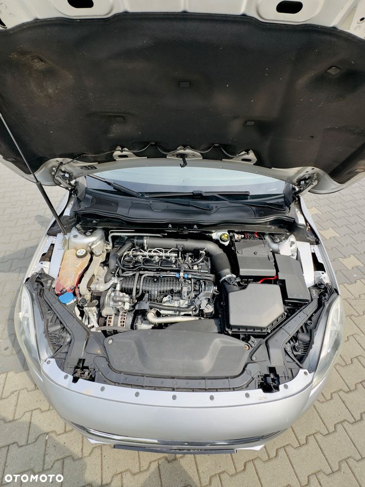 Volvo V40 - 24