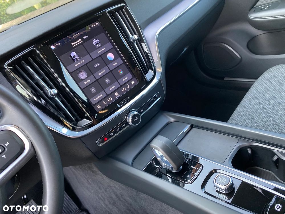 Volvo V60 B4 D Momentum Core - 12