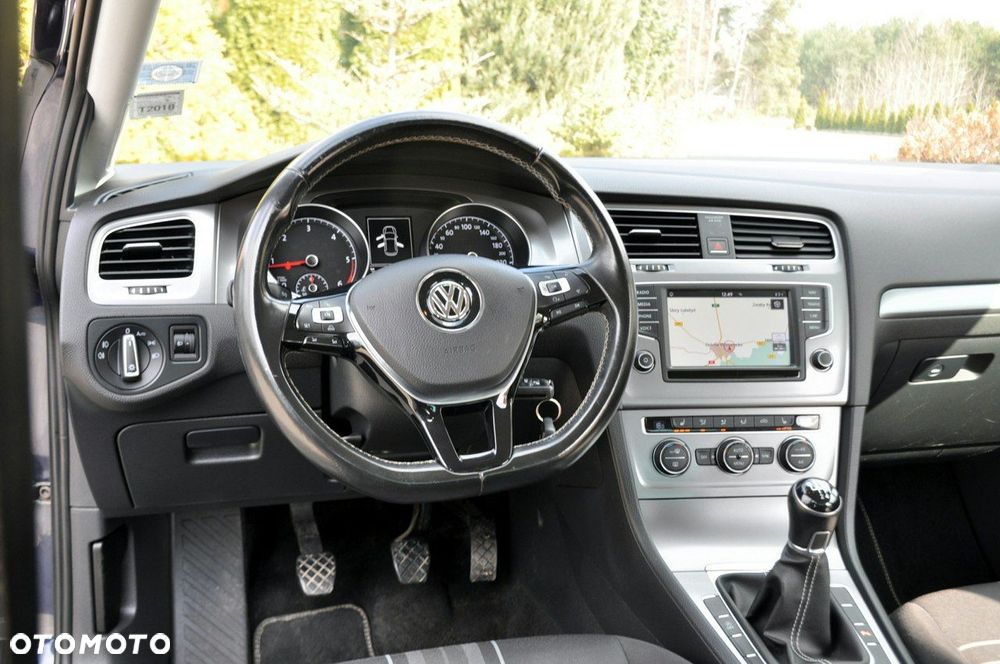 Volkswagen Golf - 30