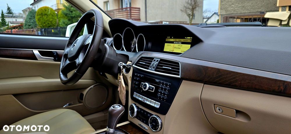 Mercedes-Benz Klasa C 250 CDI BlueEff Elegance 4-Matic - 16