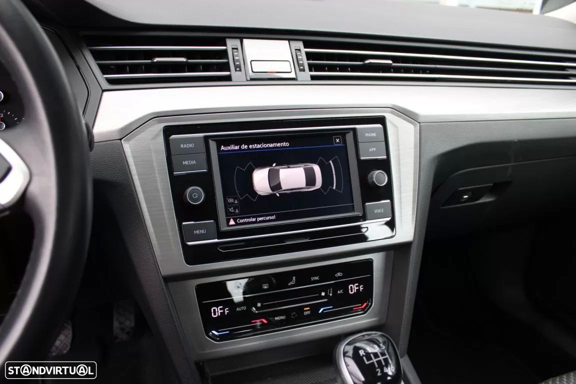 VW Passat 2.0 TDI Elegance - 10