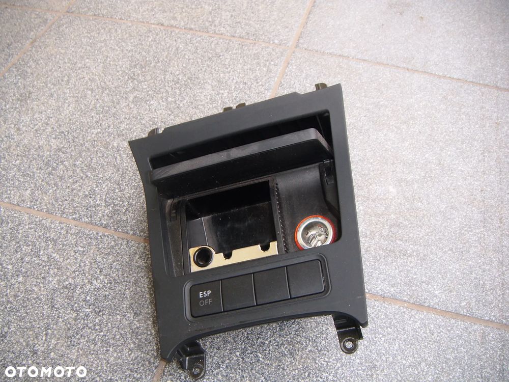 vw golf V  popielniczka w tunel 1k0857961 - 2