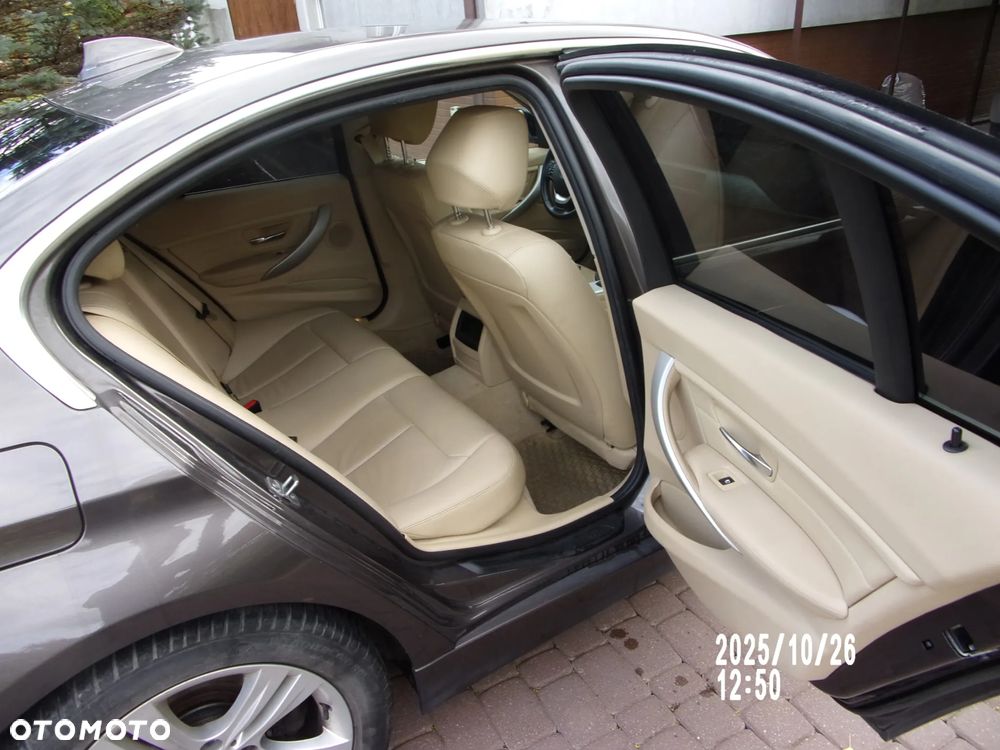 BMW Seria 3 320i Efficient Dynamics - 7