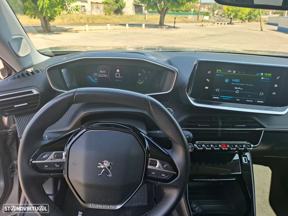 Peugeot 2008 - 8