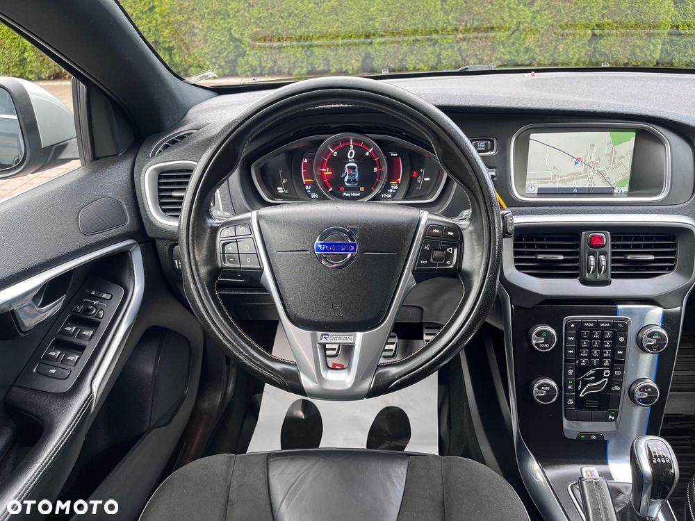 Volvo V40 D2 Drive-E R-Design Momentum - 8