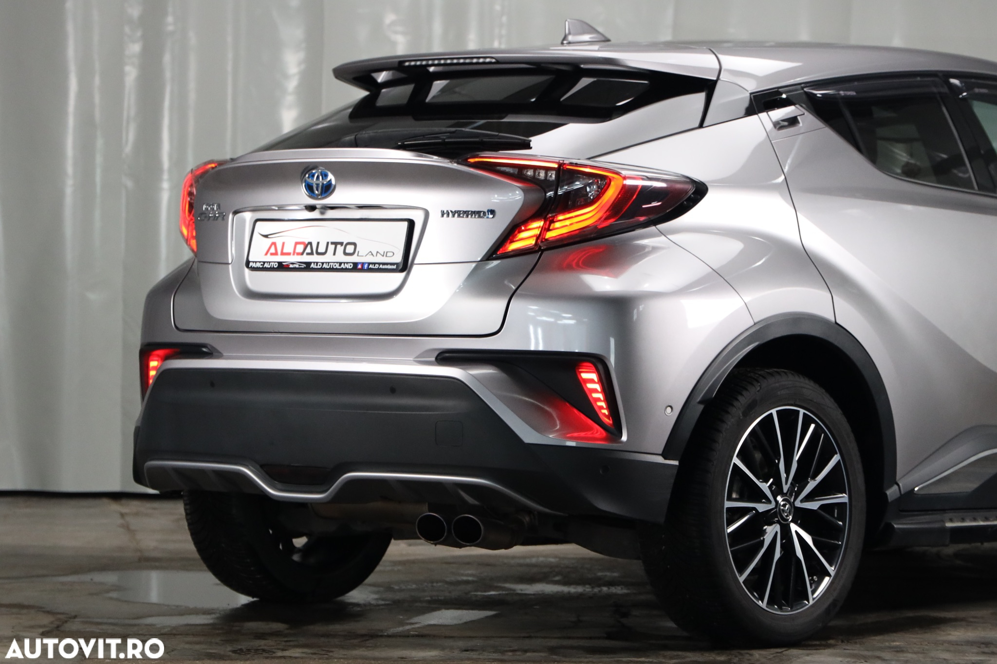 Toyota C-HR Hybrid Style - 21