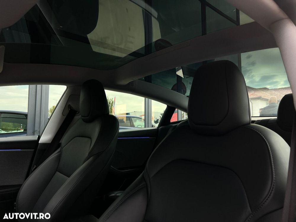 TESLA Model 3 2025 — imagine 12