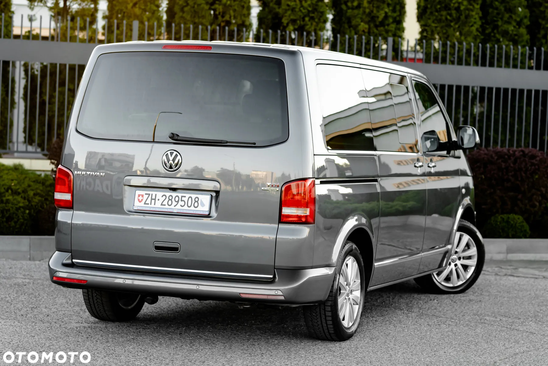 Volkswagen Multivan - 15
