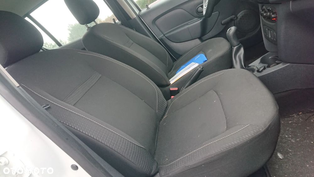 Dacia Sandero - 10