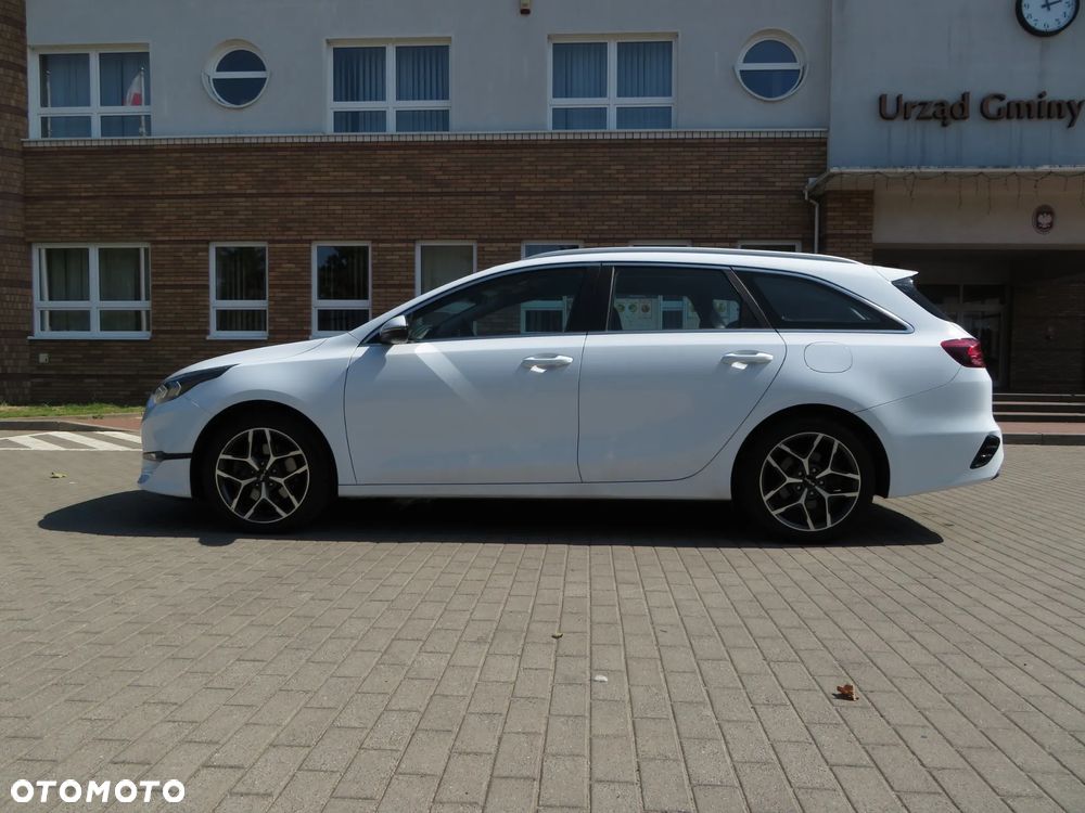 Kia Ceed 1.6 CRDi (48V Mild-Hybrid) DCT7 Spirit - 13