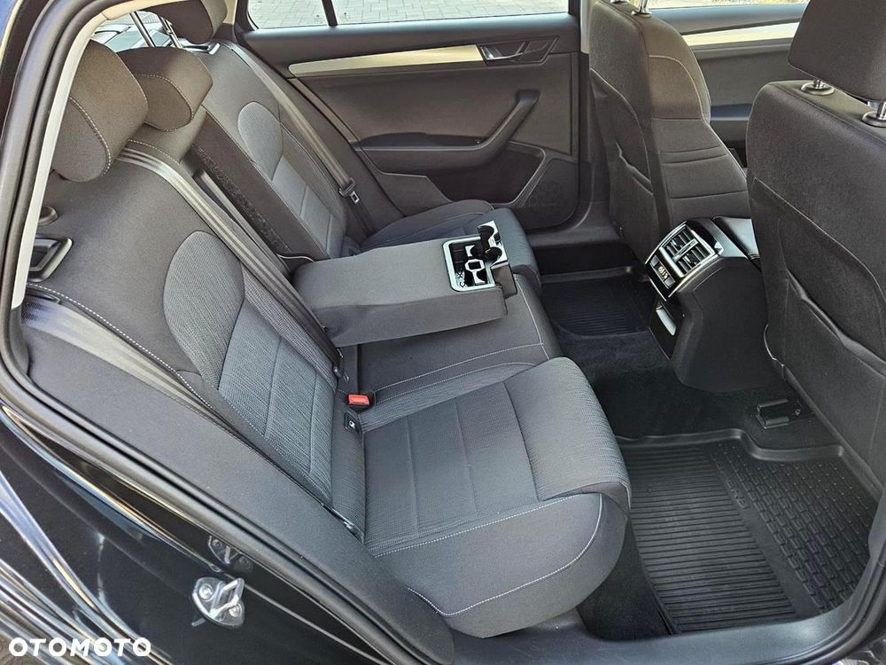 Skoda Superb 2.0 TDI Style - 23