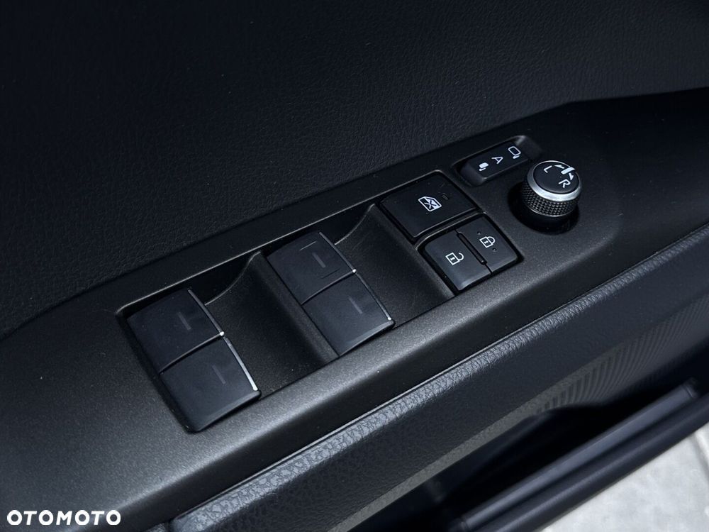 Toyota Camry - 31