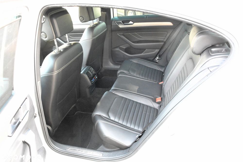 Volkswagen Passat 2.0 TSI 4Mot Elegance DSG - 37