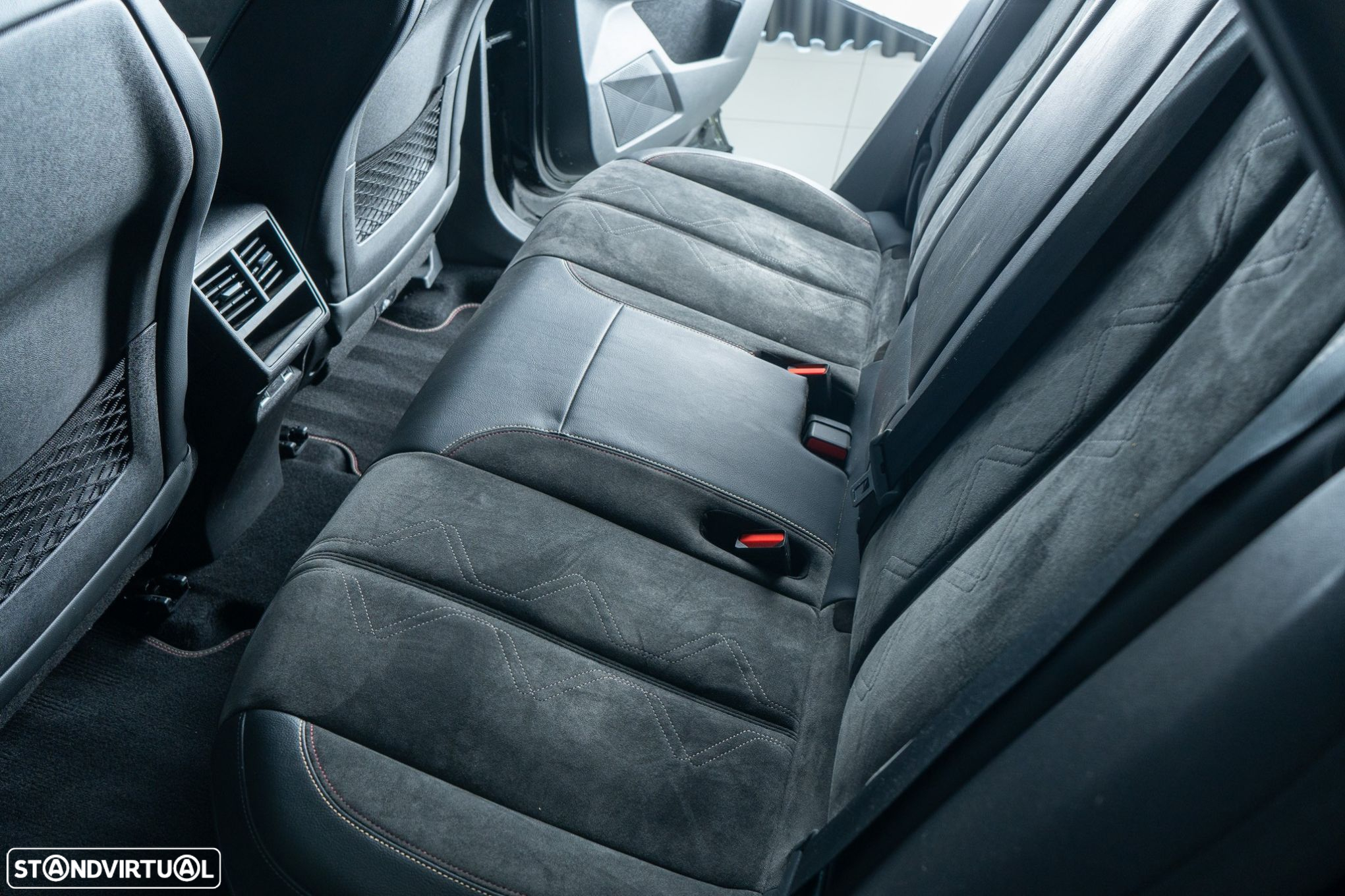 DS DS7 Crossback E-Tense Performance Line EAT8 - 10