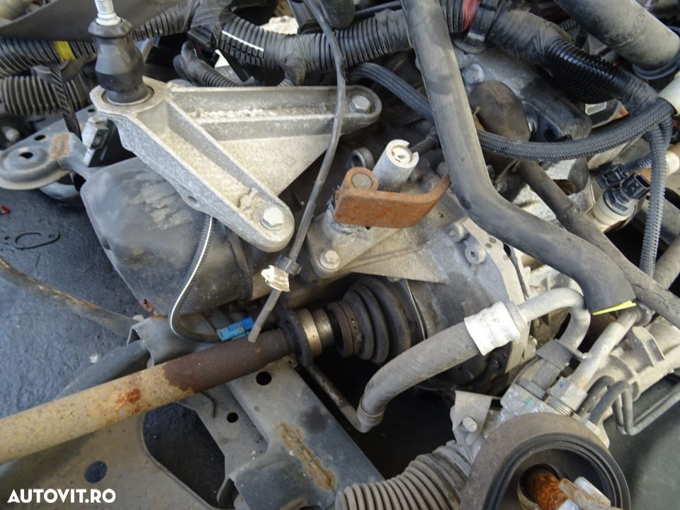 Cutie viteze Dacia Logan 1.4 8V benzina K7J A 710 din 2010 - 1