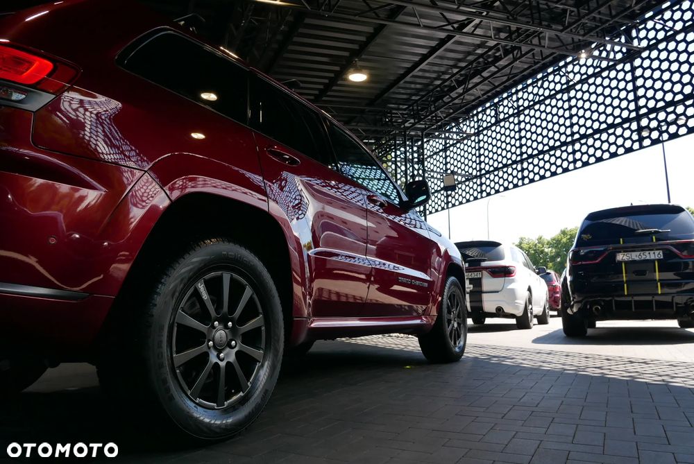 Jeep Grand Cherokee - 36