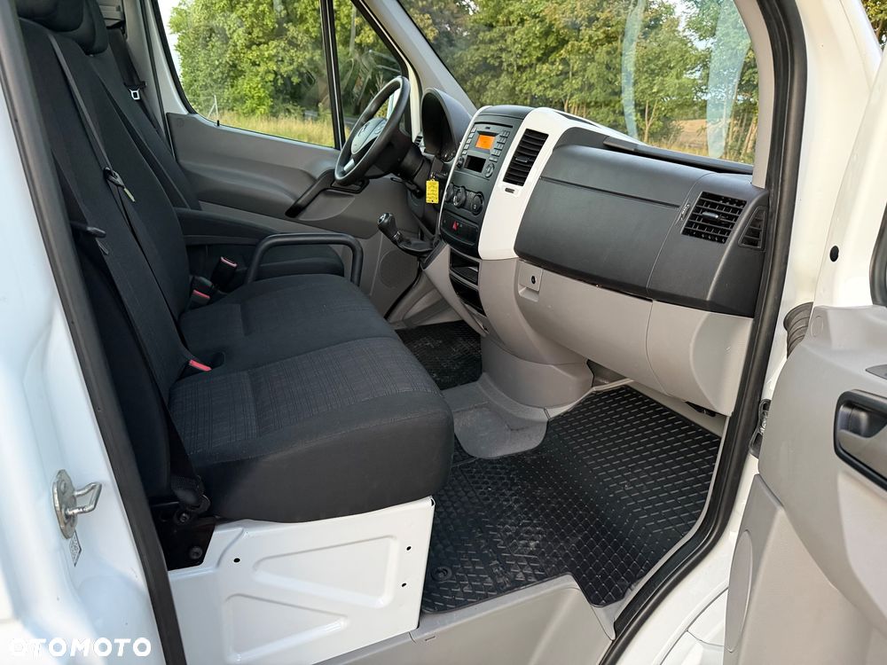 Mercedes-Benz Sprinter - 19