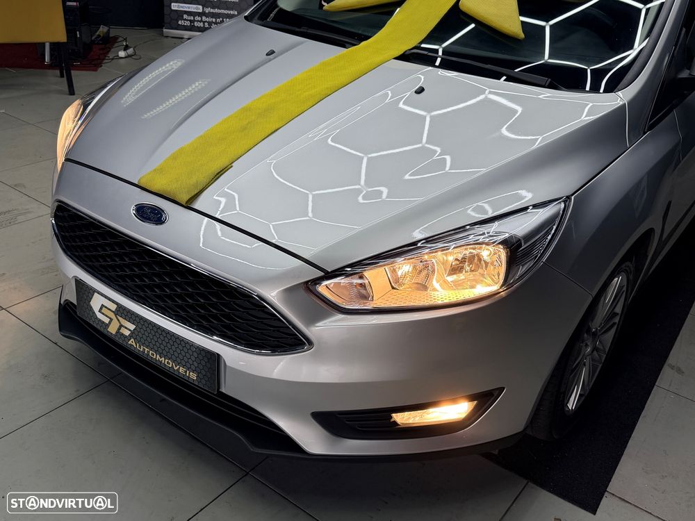 Ford Focus 1.0 EcoBoost S&S COOL&CONNECT DESIGN - 11