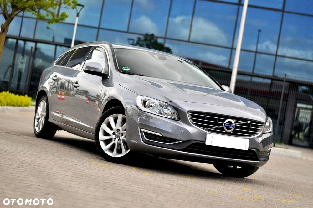 Volvo V60 D2 Momentum - 9