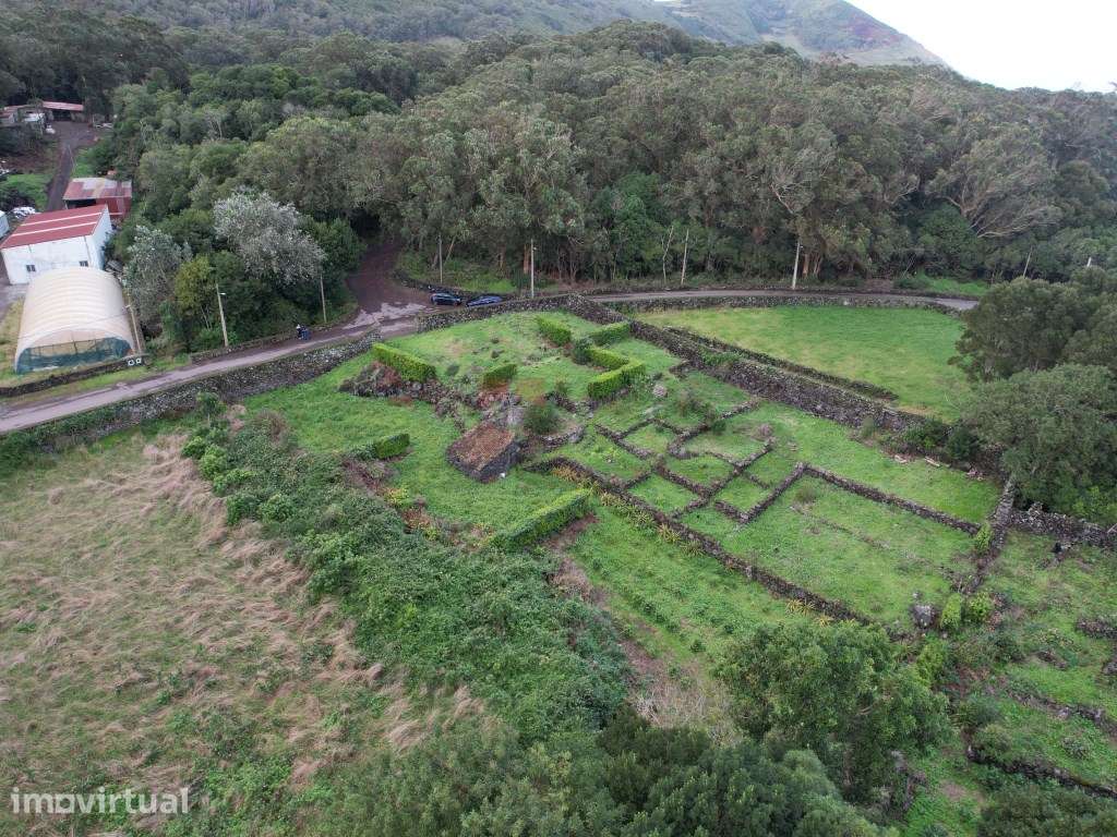 Terreno com viabilidade de construção na zona do Pinheiro, Praia, I... - Grande imagem: 3/16