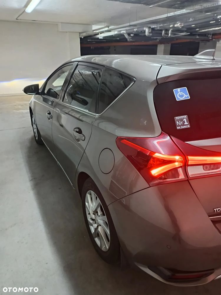 Toyota Auris 1.6 Prestige - 8